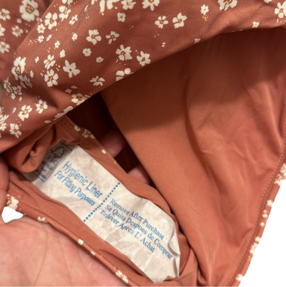 Andie the Samoa Ditsy Floral Rose - Picture 5 of 8